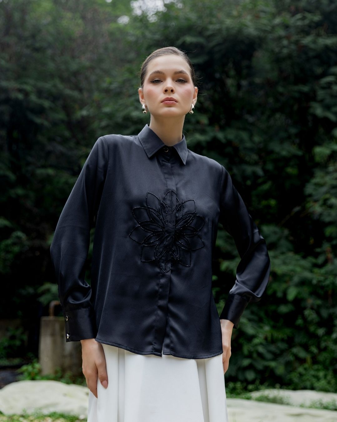 INVIO Tawney Midnight Bloom Shirt | Atasan Wanita Luminescence