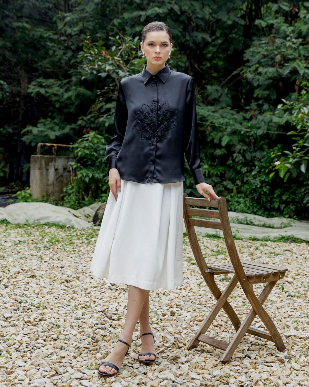 INVIO Tawney Midnight Bloom Shirt | Atasan Wanita Luminescence