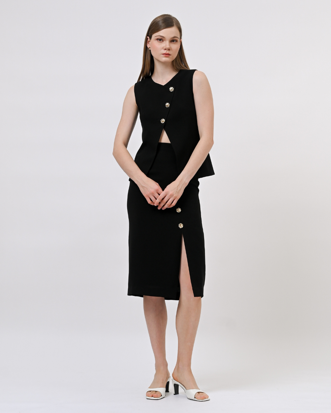 INVIO x Anissa Aziza Valerie Gold Button Vest | Rompi Wanita