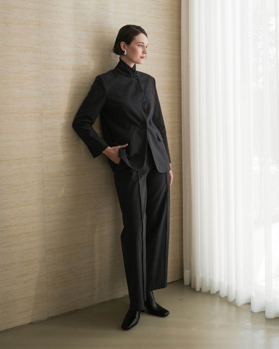 INVIO Abigail High Neck Blazer | Jas Wanita -  Leanne Collection