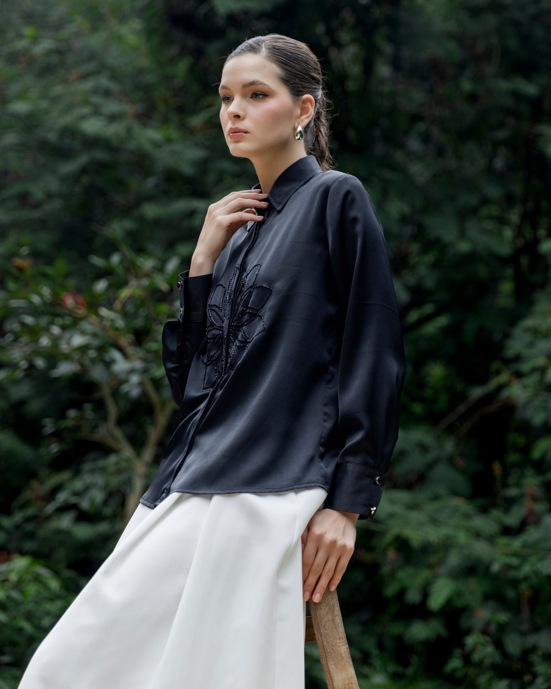 INVIO Tawney Midnight Bloom Shirt | Atasan Wanita Luminescence
