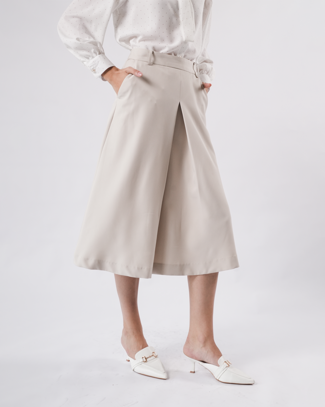 INVIO Yardena Pleated Front Midi Skirt | Rok Wanita - Marielle