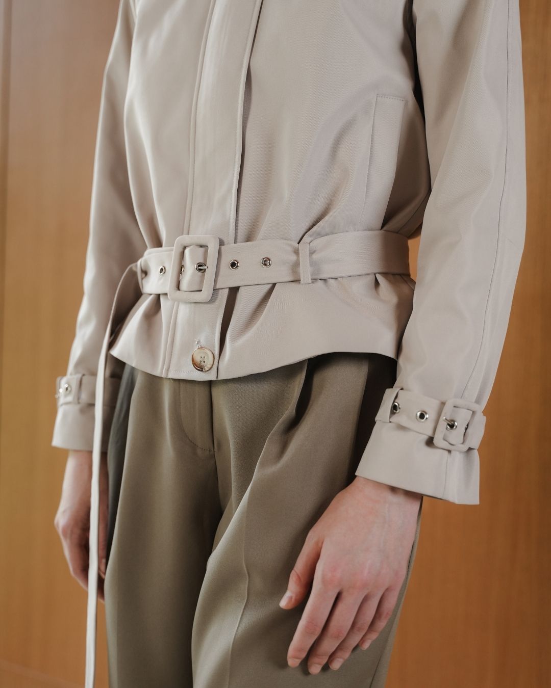 INVIO Bexley Buckle Belt Trench Jacket | Jaket Wanita - Amber Collection