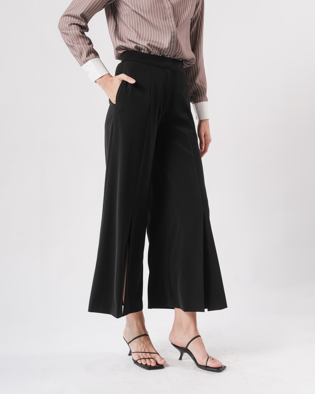 INVIO Yetta Front Slit Flow Trousers Black | Celana Wanita - Marielle