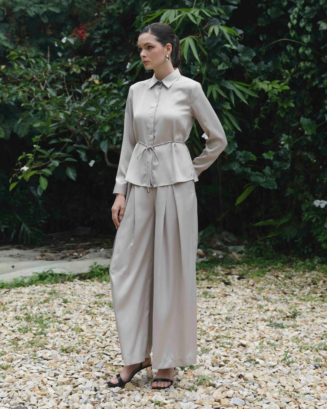 INVIO Tesya Cinched Grace Shirt | Atasan Wanita - Luminescence