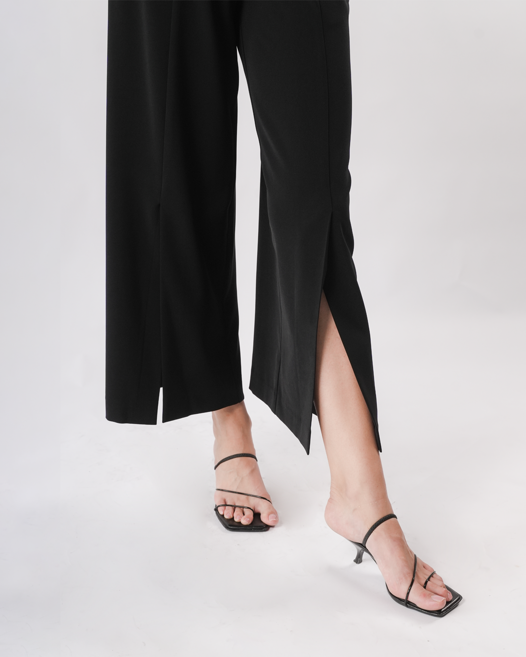INVIO Yetta Front Slit Flow Trousers Black | Celana Wanita - Marielle