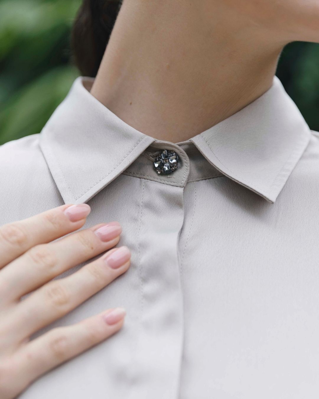 INVIO Tesya Cinched Grace Shirt | Atasan Wanita - Luminescence