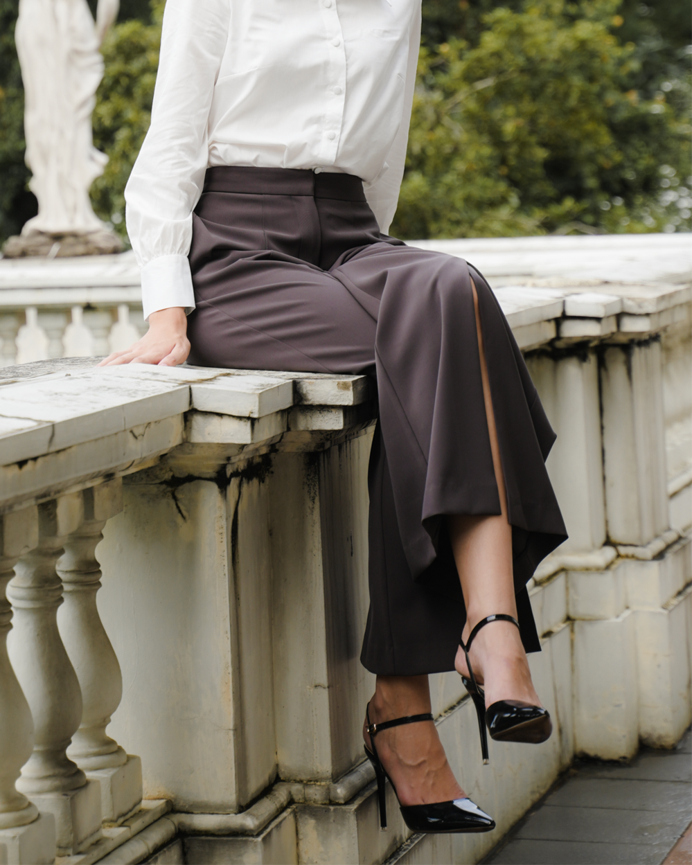 INVIO Yetta Front Slit Flow Trousers Charcoal | Celana Wanita - Marielle