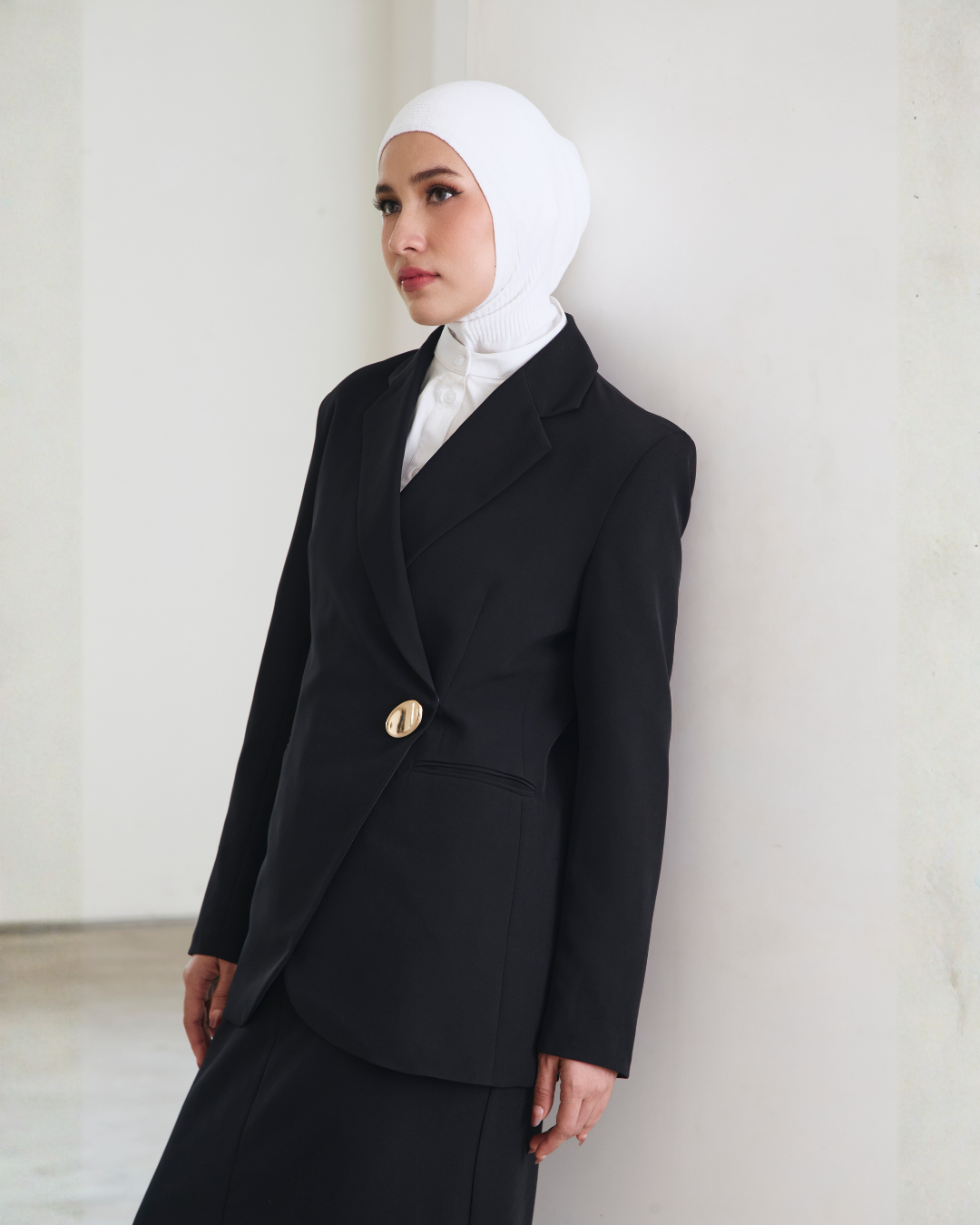 INVIO X Dwihanda Flo Wrapped Button Blazer | Jas Wanita