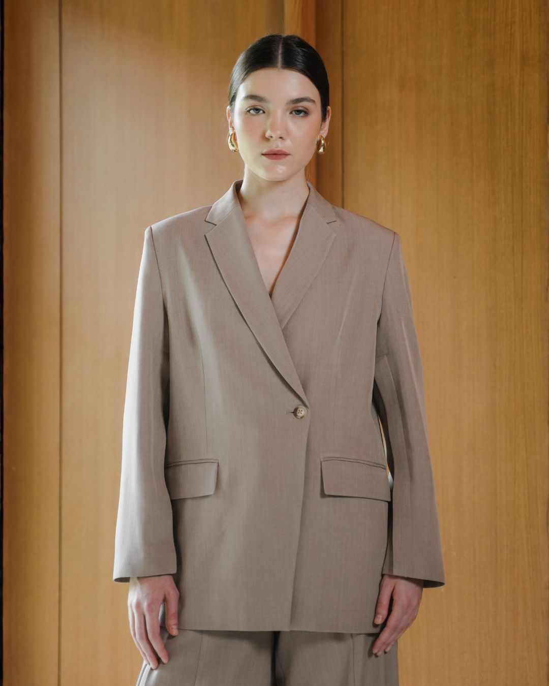 INVIO Brietta Button Convertible Sleeve Blazer | Jas Wanita - Amber Collection