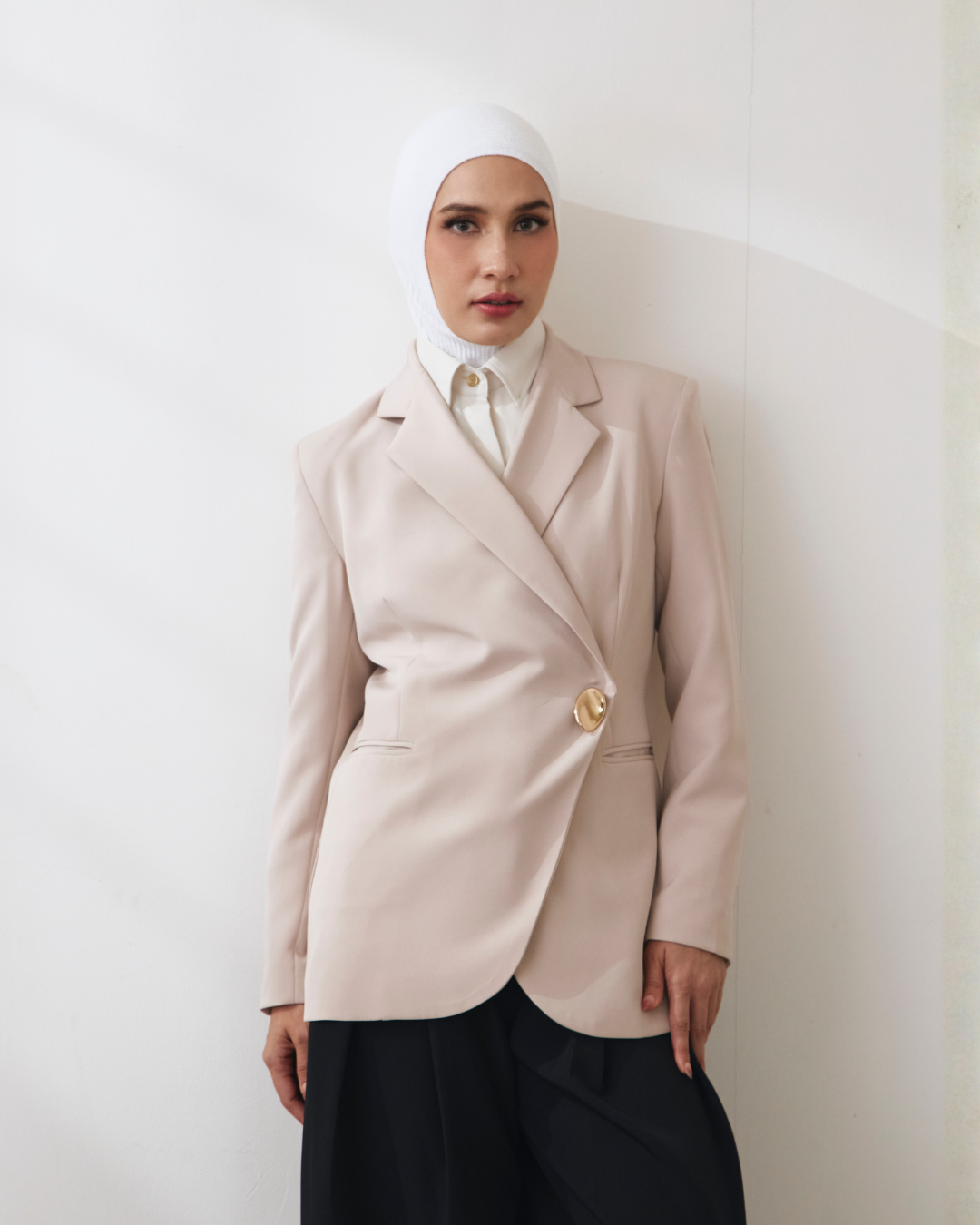 INVIO X Dwihanda Flo Wrapped Button Blazer | Jas Wanita