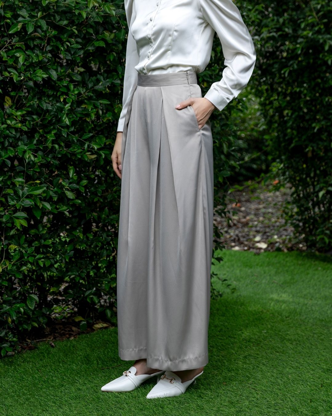 INVIO Tayla Glide Trousers | Celana Wanita - Luminescence