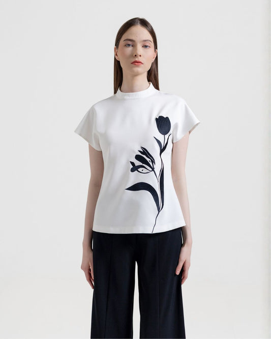 INVIO Zyrielle Floral Embroidery Blouse | Atasan Wanita - Atelier