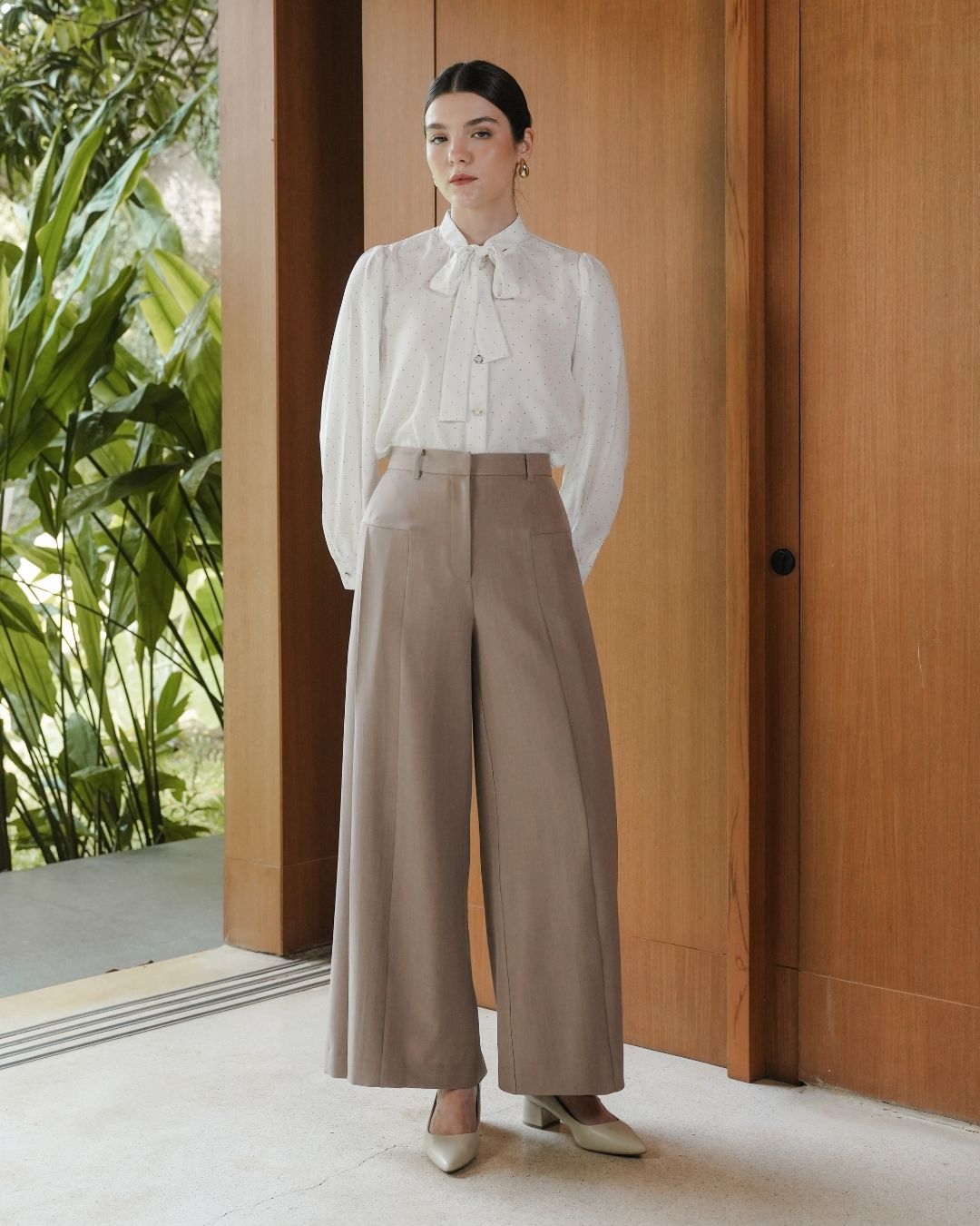 INVIO Brietta Side Pleat Trousers | Celana Wanita - Amber Collection
