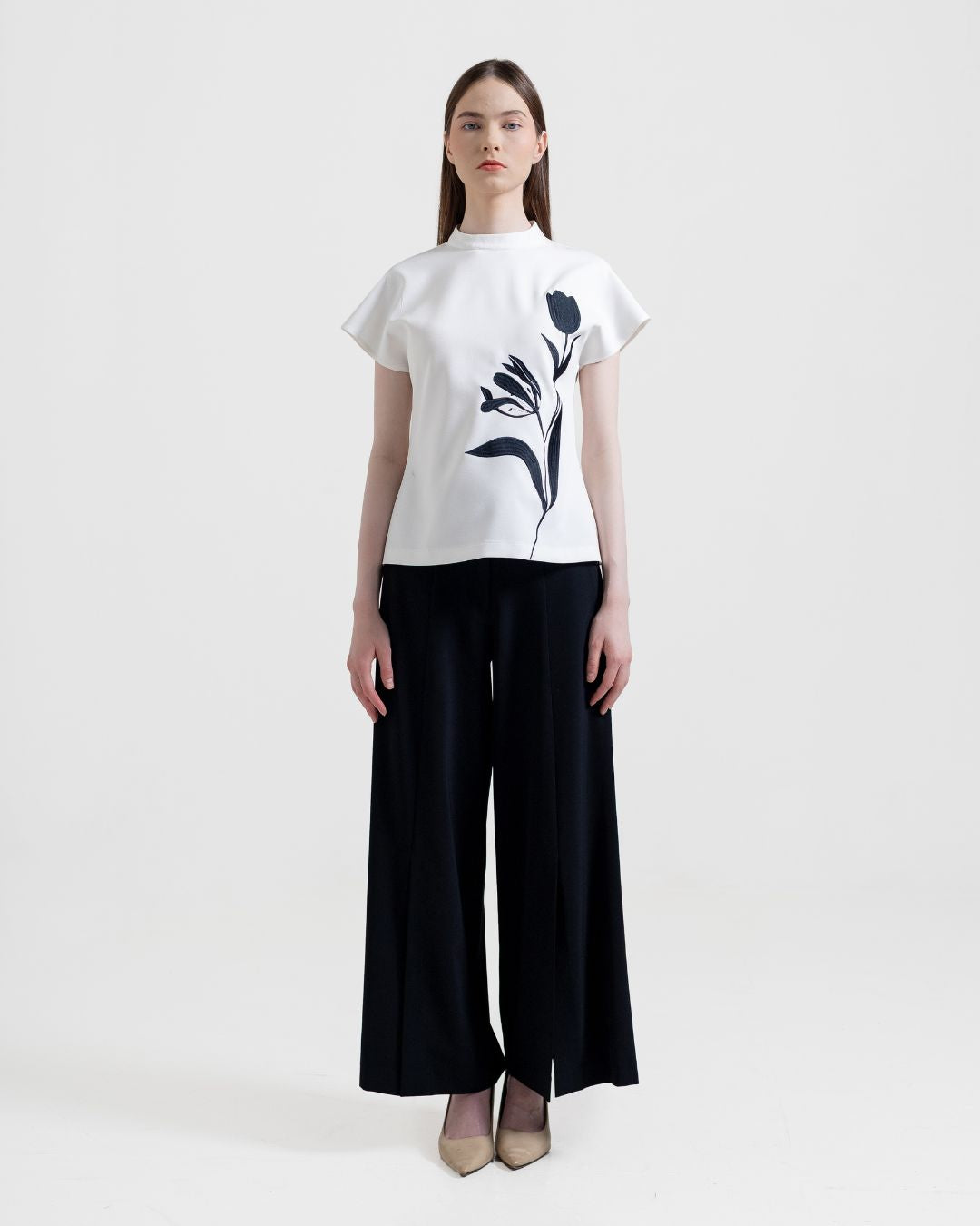INVIO Zyrielle Floral Embroidery Blouse | Atasan Wanita - Atelier