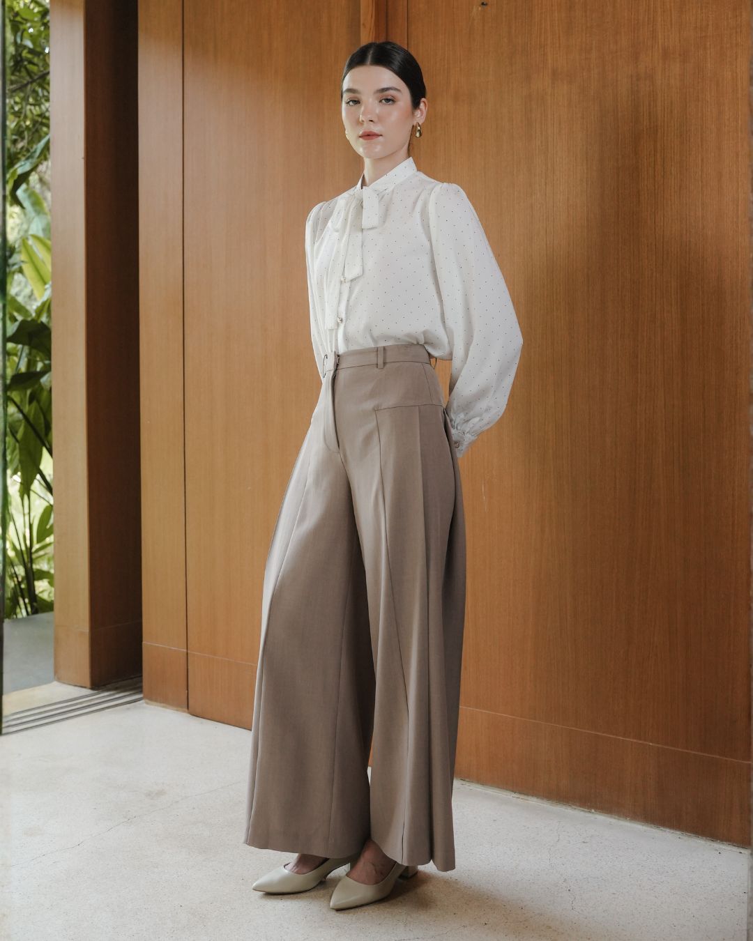 INVIO Brietta Side Pleat Trousers | Celana Wanita - Amber Collection