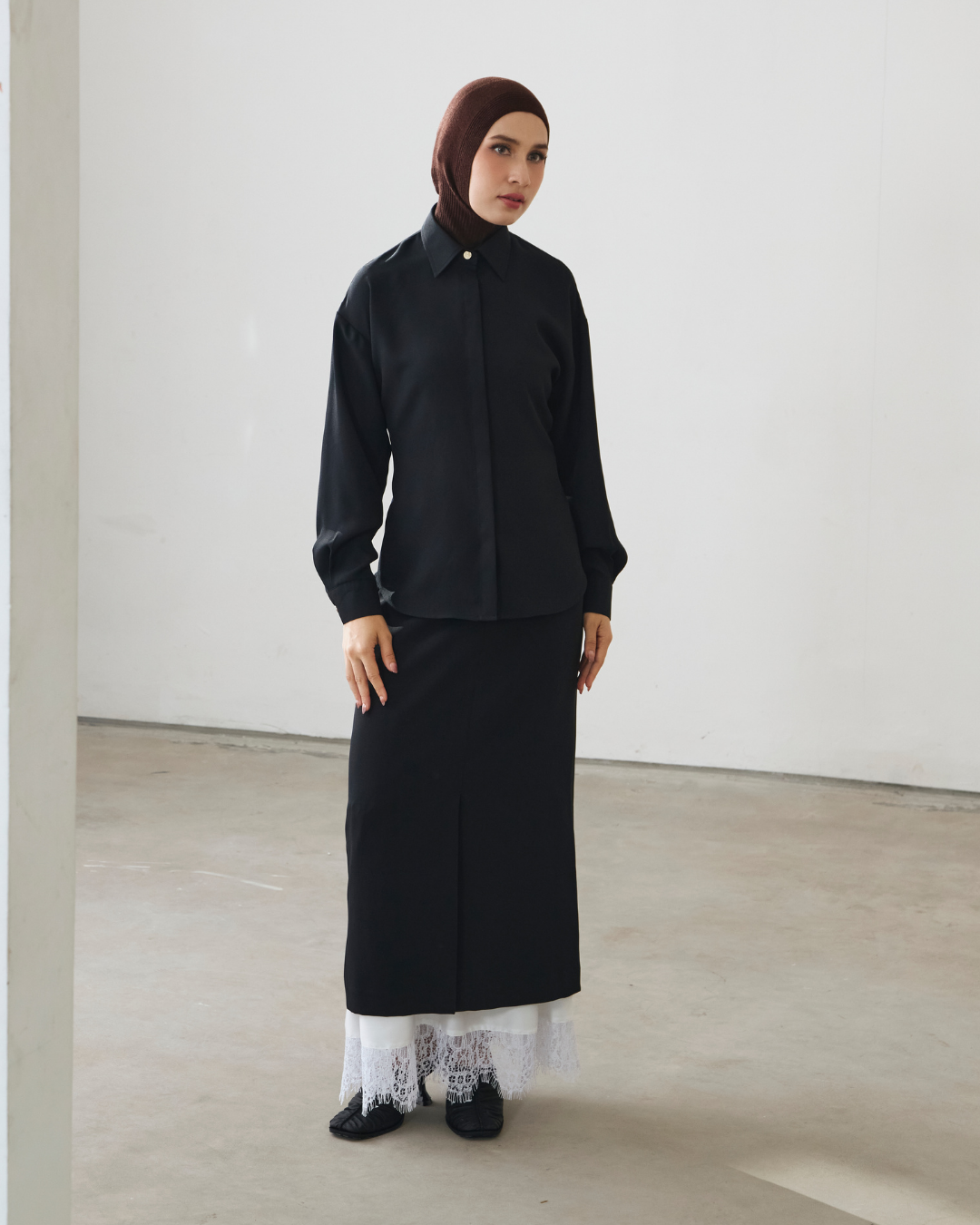 INVIO X Dwihanda Clarista Satin Lace Skirt | Rok Wanita