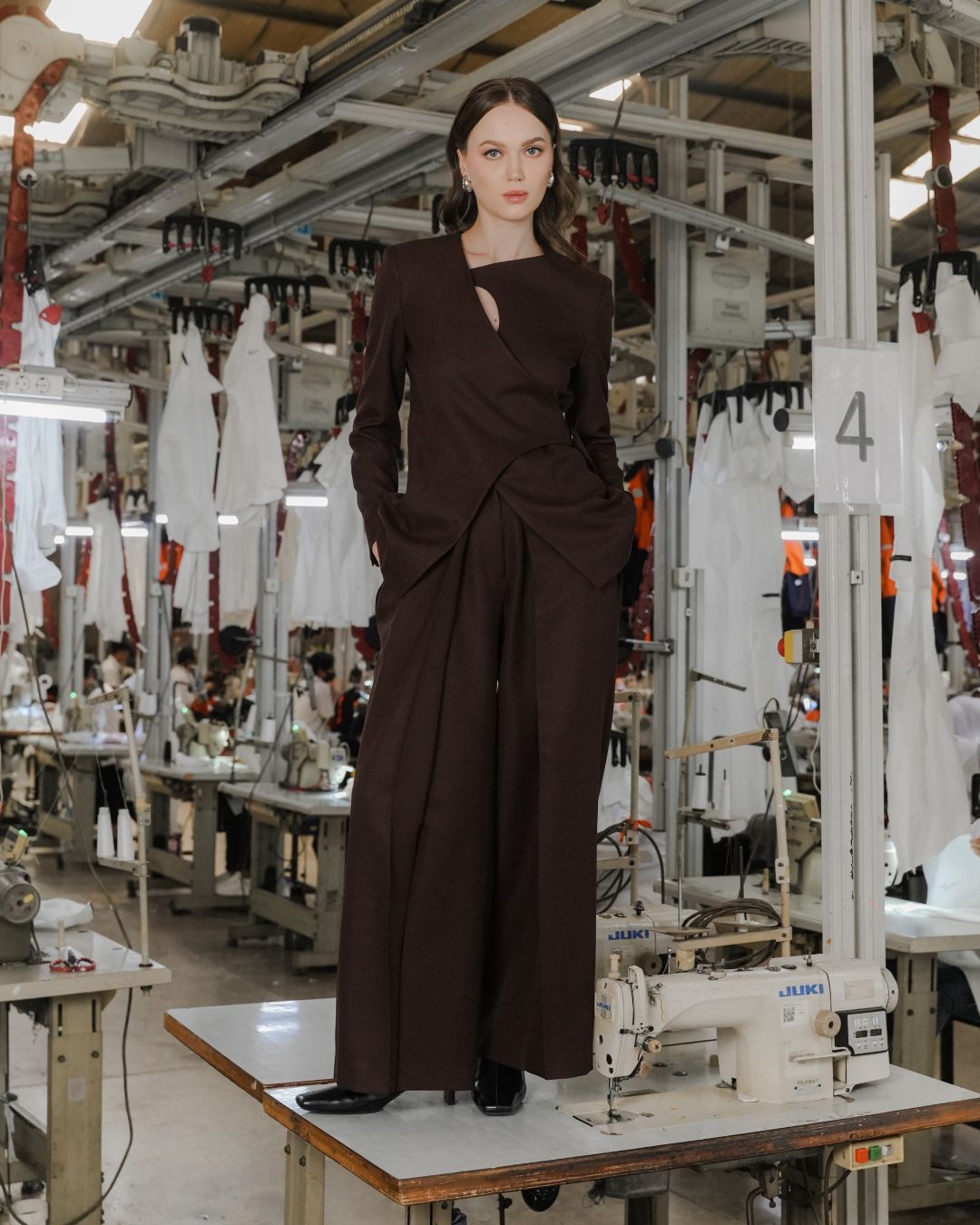 INVIO Zevaya Sculpted Pleat Trousers | Celana Wanita - Atelier Collection