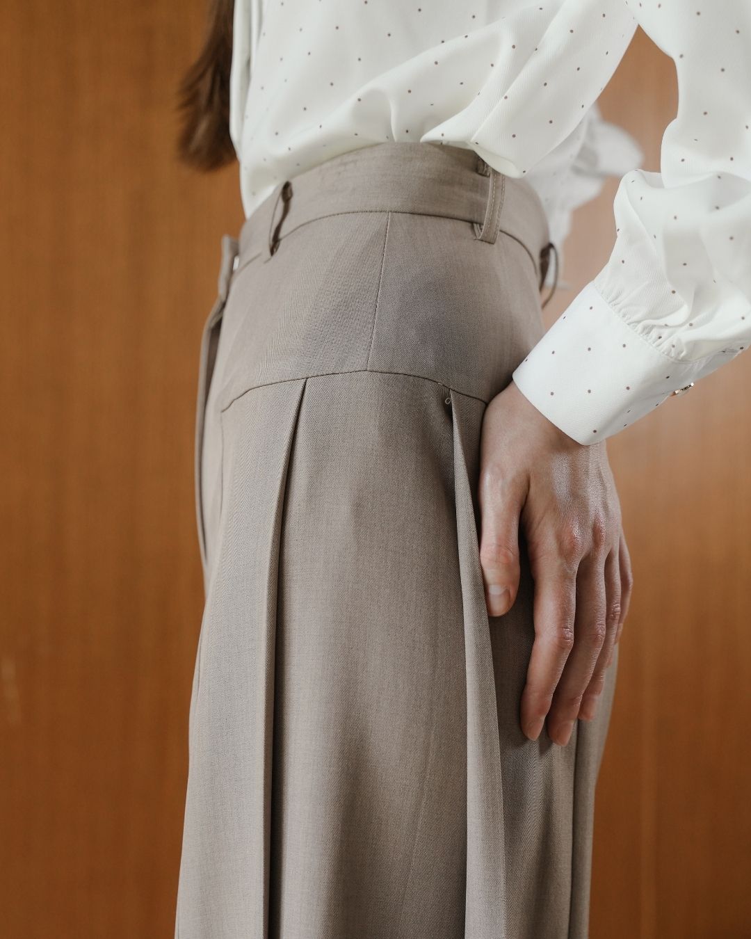 INVIO Brietta Side Pleat Trousers | Celana Wanita - Amber Collection