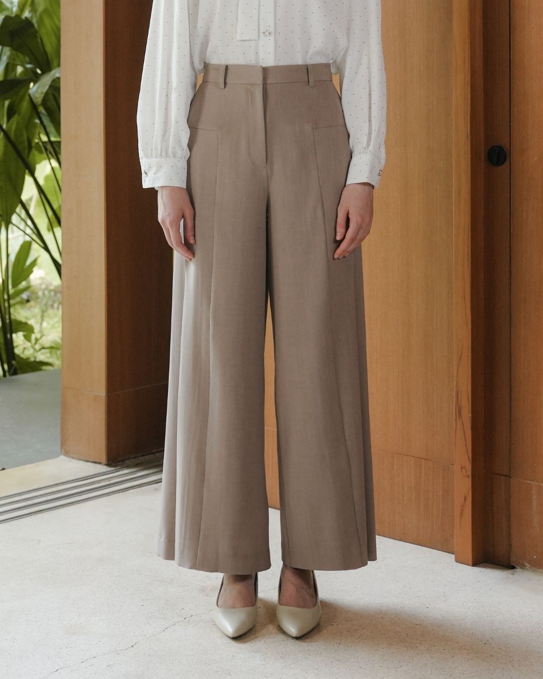 INVIO Brietta Side Pleat Trousers | Celana Wanita - Amber Collection