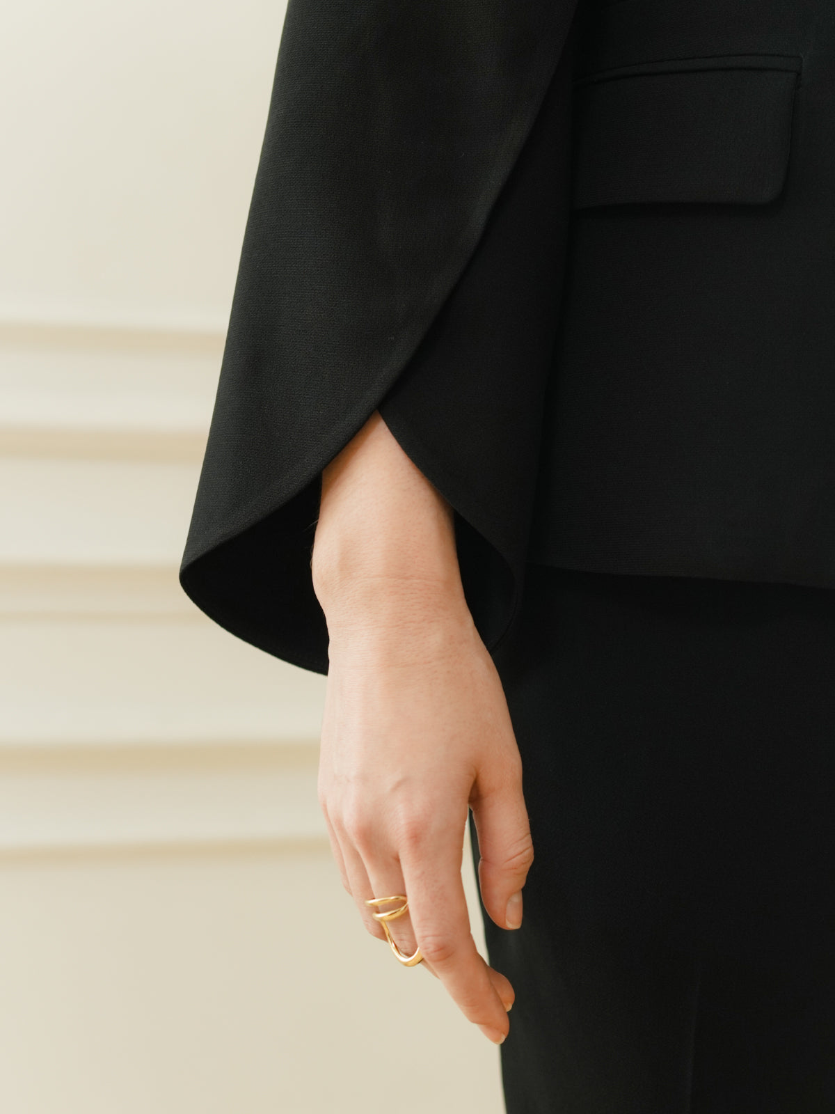 INVIO Raessa Tulip-Sleeve Blazer | Jas Wanita - Aurist