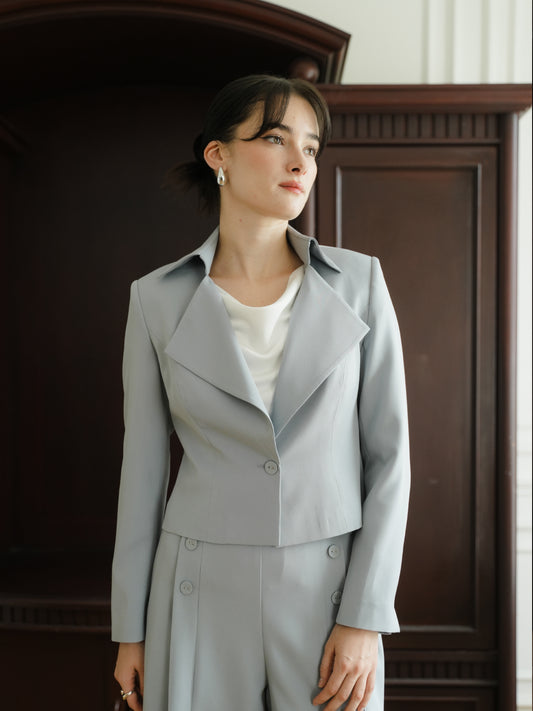 INVIO Regita Wide Lapel Cropped Blazer | Jas Wanita - Aurist